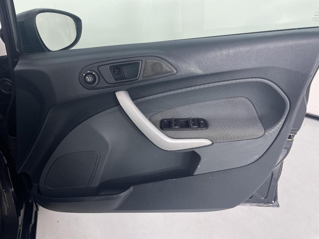 Photo '15' of Ford Fiesta Photo '15' of Ford Fiesta