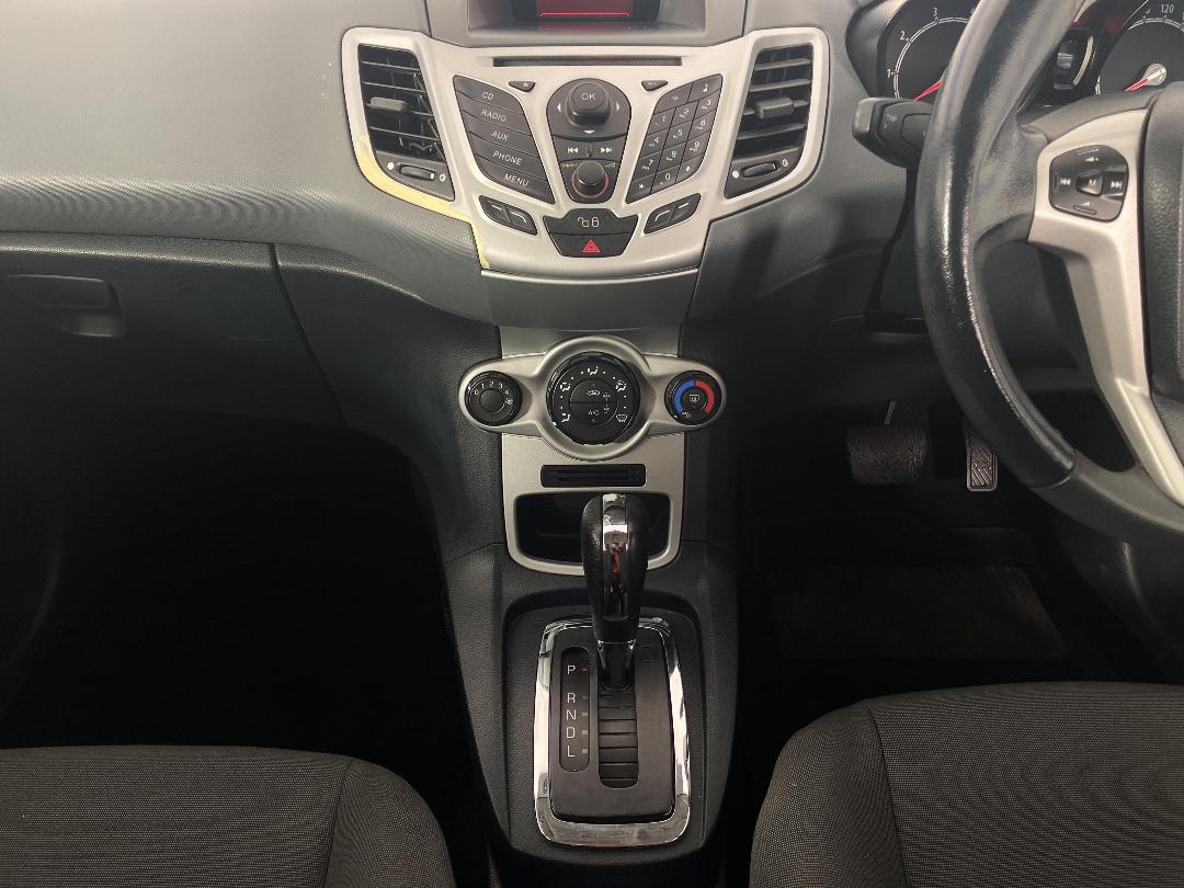 Photo '18' of Ford Fiesta Photo '18' of Ford Fiesta