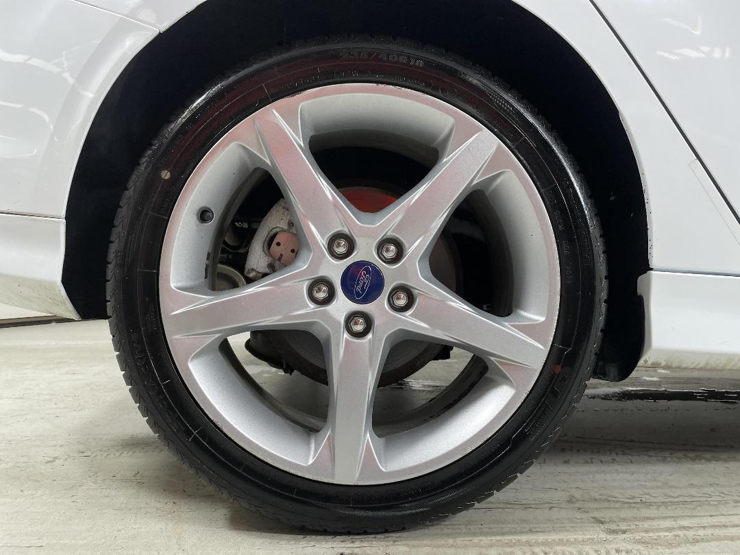 Photo '12' of Ford Focus