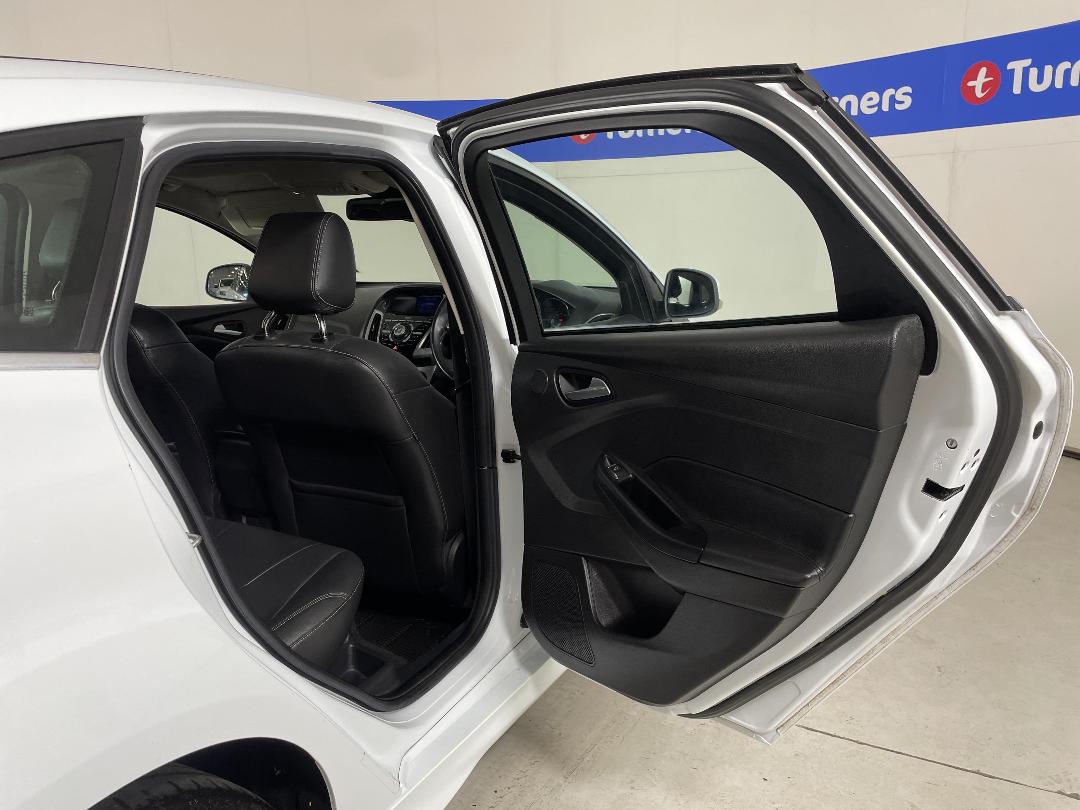 Photo '19' of Ford Focus