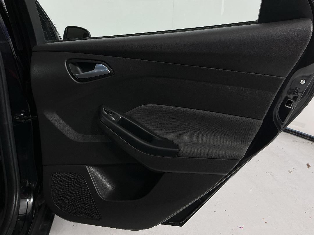 Photo '19' of Ford Focus