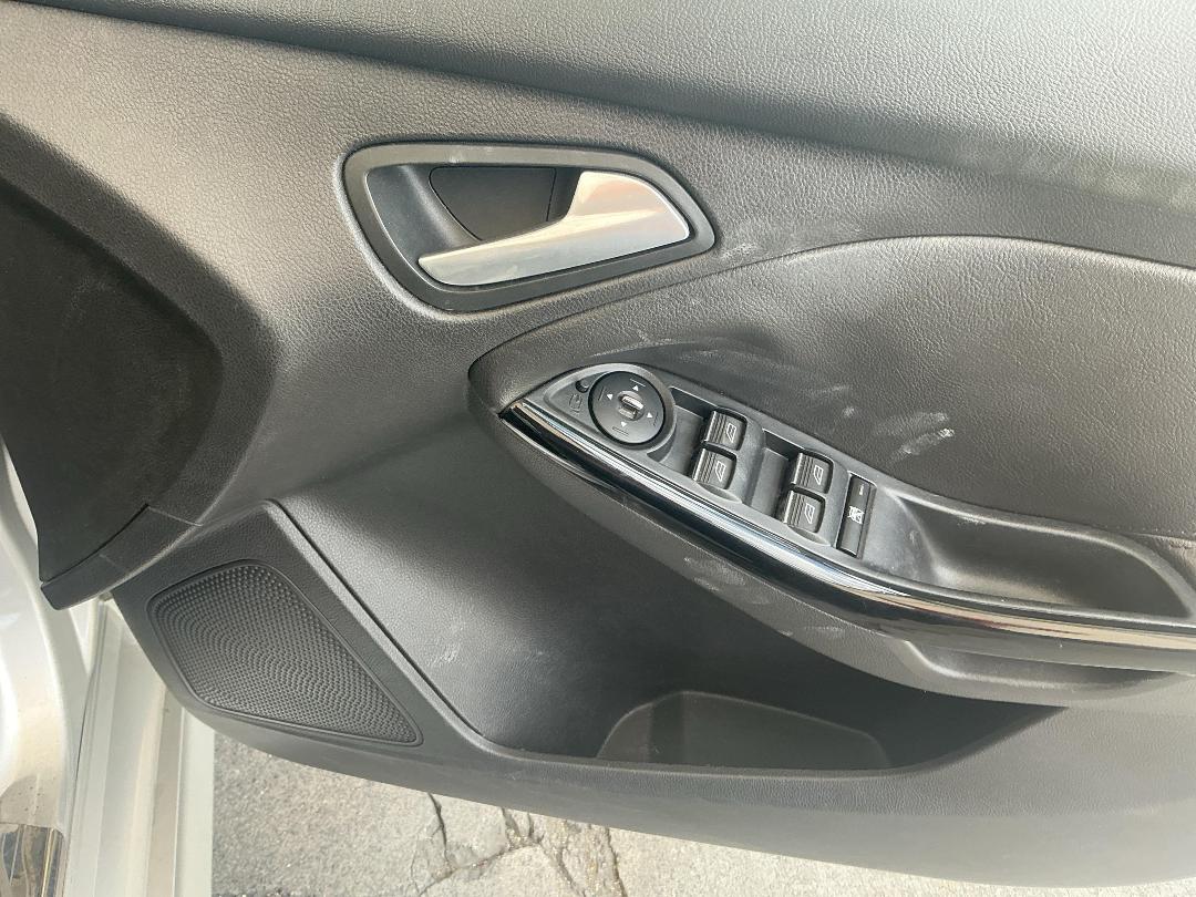 Photo '21' of Ford Focus Photo '21' of Ford Focus