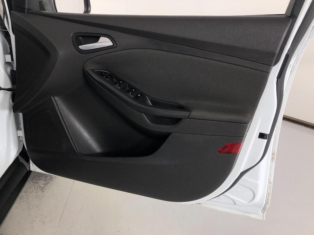 Photo '15' of Ford Focus Photo '15' of Ford Focus