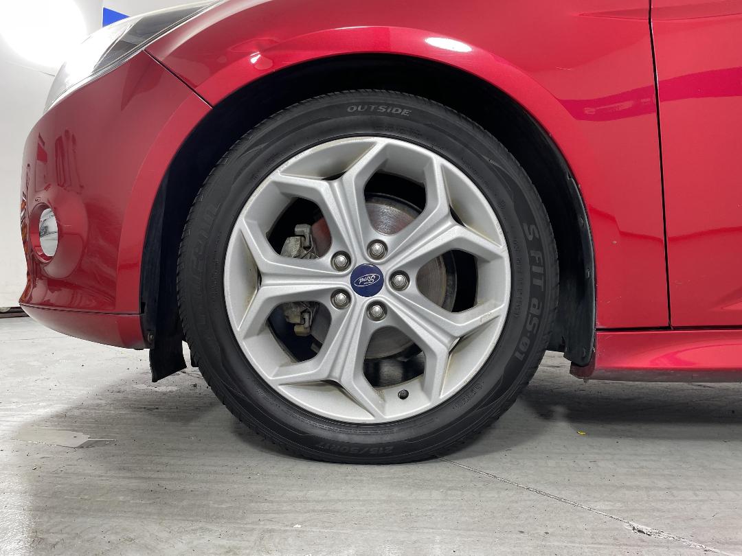 Photo '10' of Ford Focus