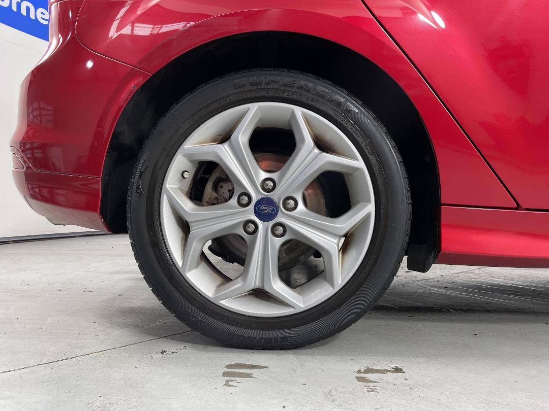 Photo '12' of Ford Focus