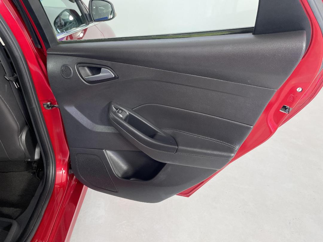 Photo '19' of Ford Focus