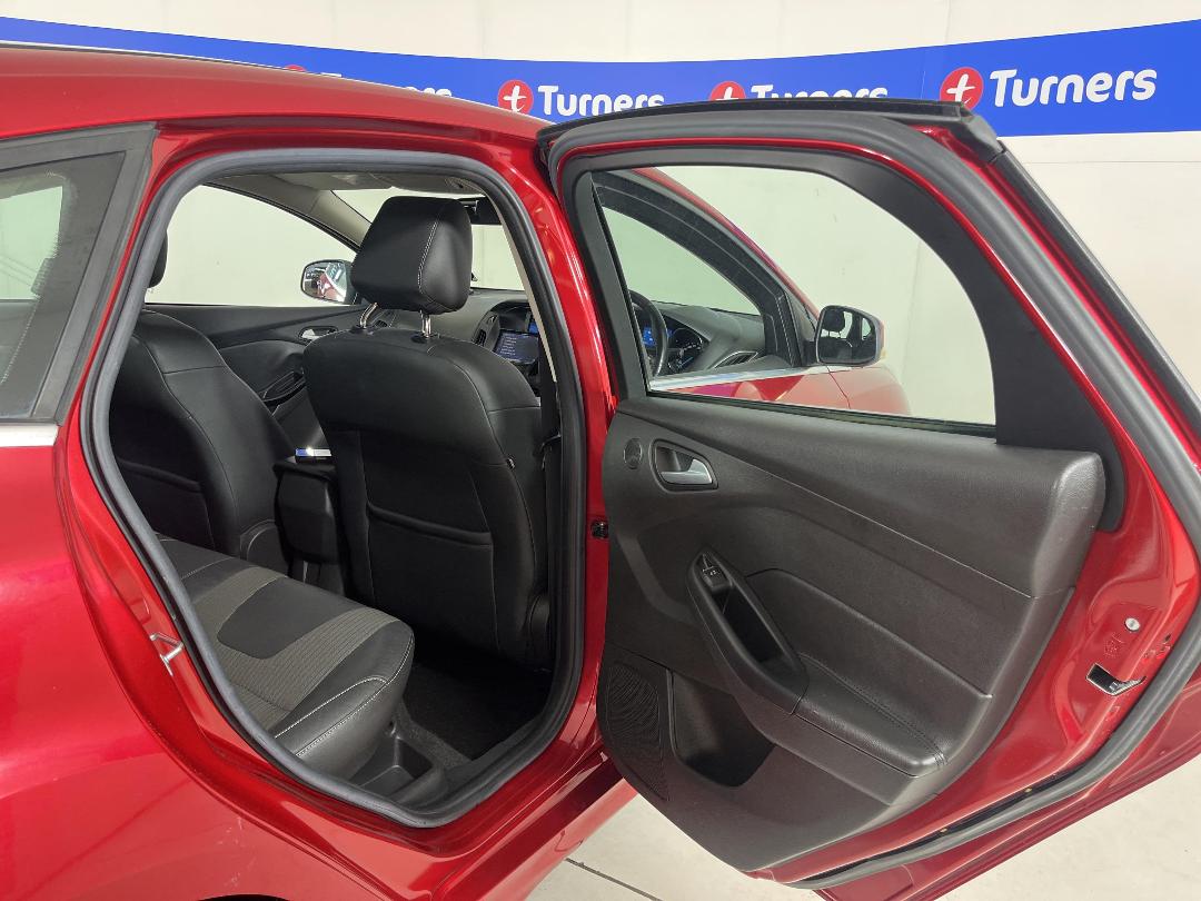 Photo '19' of Ford Focus Photo '19' of Ford Focus