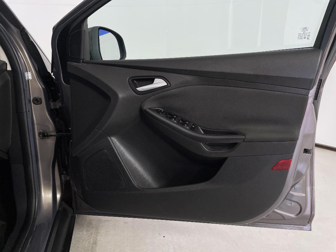 Photo '15' of Ford Focus Photo '15' of Ford Focus