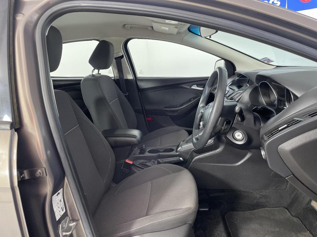 Photo '16' of Ford Focus Photo '16' of Ford Focus