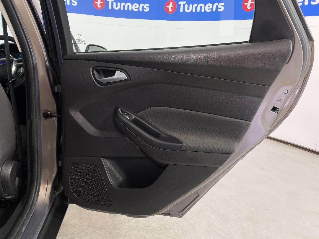 Photo '19' of Ford Focus Photo '19' of Ford Focus