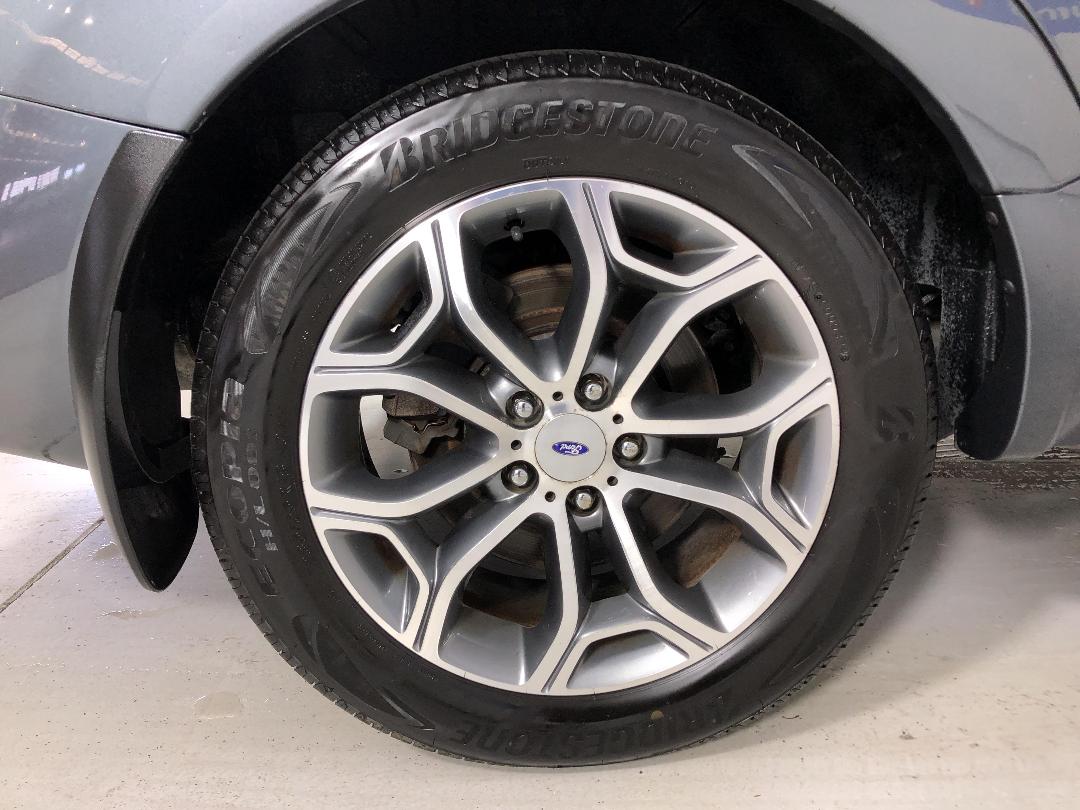 Photo '12' of Ford Territory