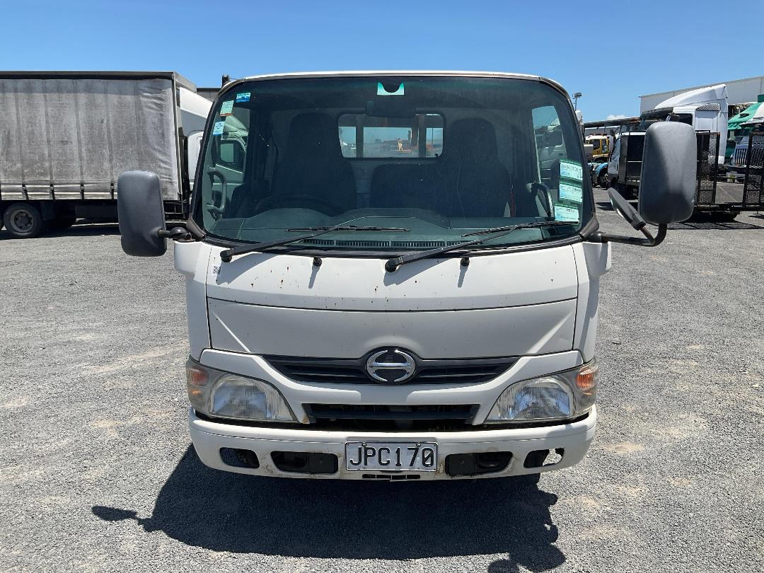 Photo '10' of Hino Dutro Flat Deck Photo '10' of Hino Dutro Flat Deck