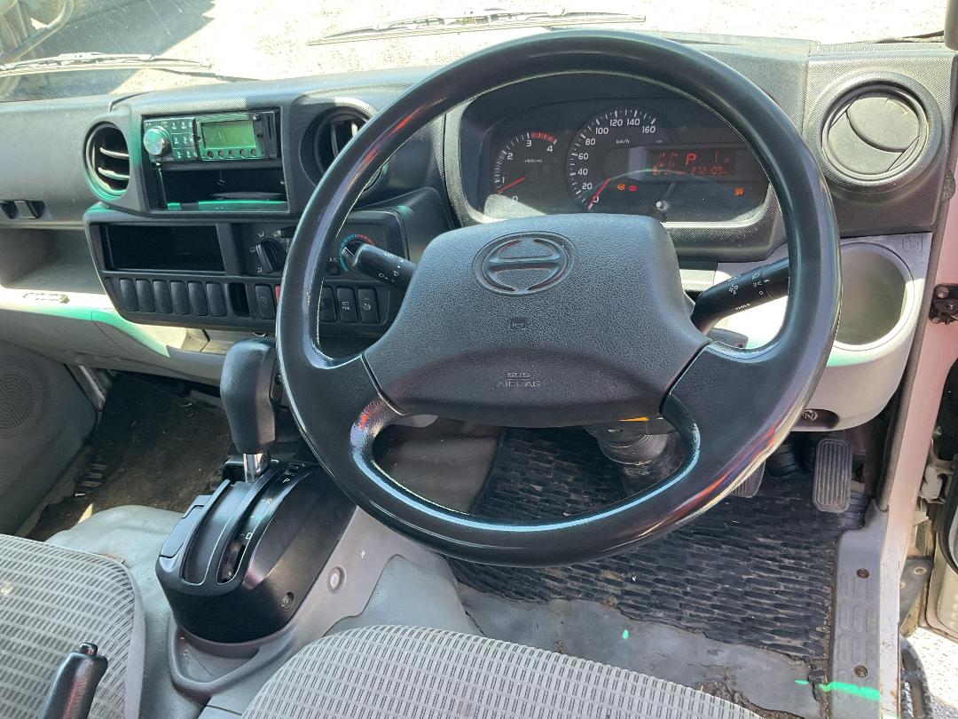 Photo '13' of Hino Dutro Flat Deck Photo '13' of Hino Dutro Flat Deck