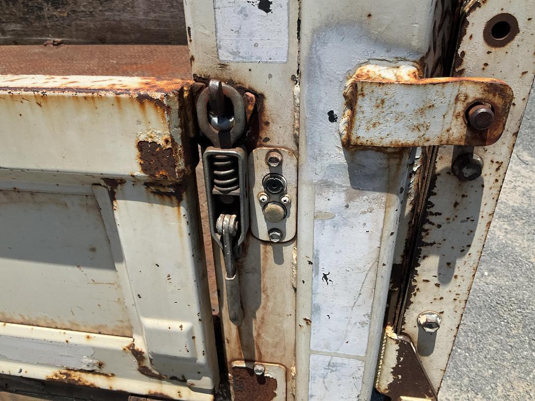 Photo '24' of Hino Dutro Flat Deck Photo '24' of Hino Dutro Flat Deck