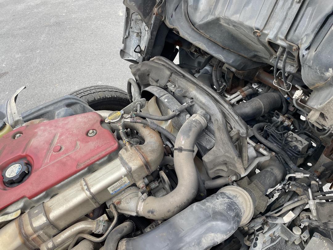 Photo '33' of Hino Dutro 2 AXLE BOX BODY Bottle Body Photo '33' of Hino Dutro 2 AXLE BOX BODY Bottle Body