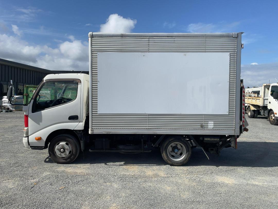 Photo '7' of Hino Dutro Box Body