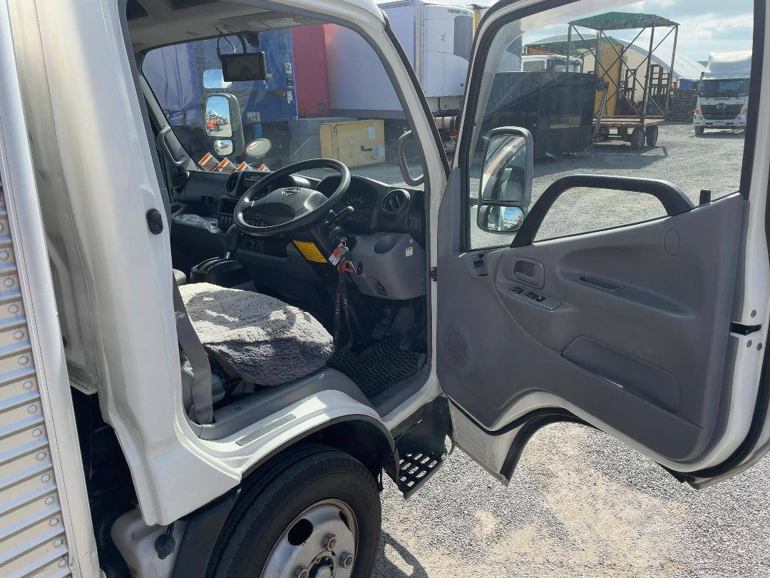 Photo '11' of Hino Dutro Box Body
