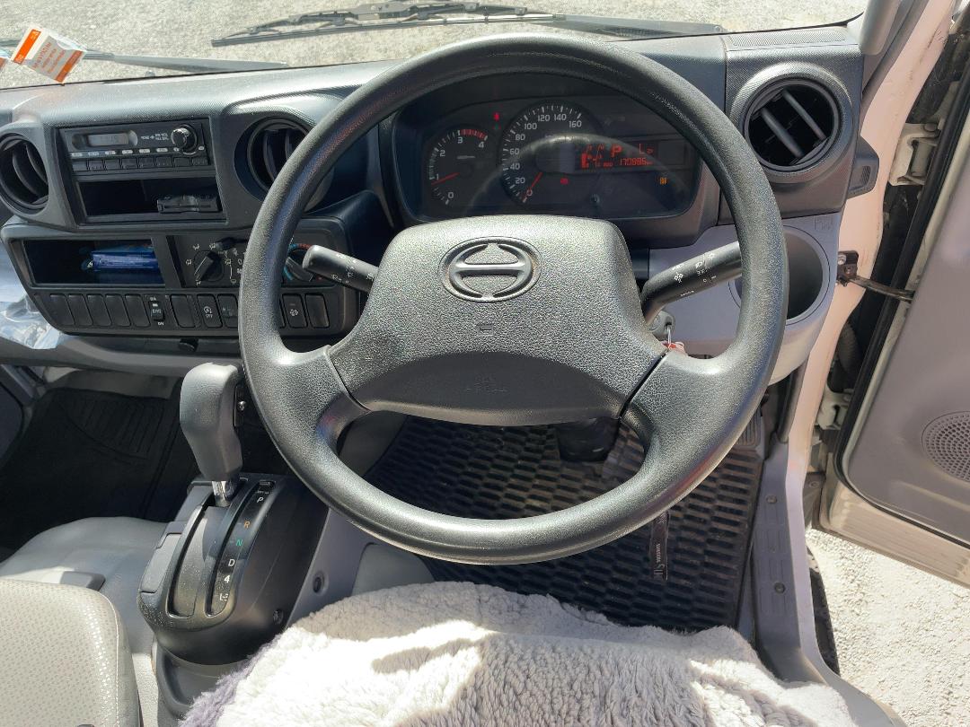 Photo '13' of Hino Dutro Box Body