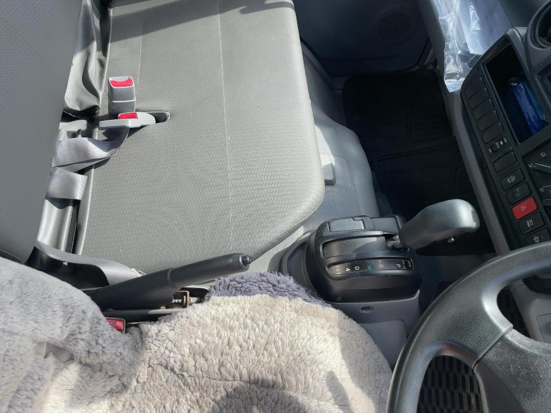 Photo '16' of Hino Dutro Box Body