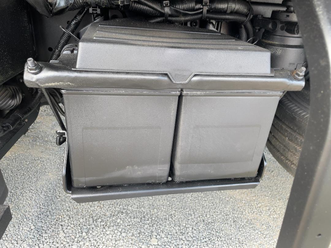 Photo '23' of Hino Dutro Box Body