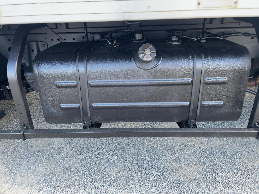 Photo '25' of Hino Dutro Box Body