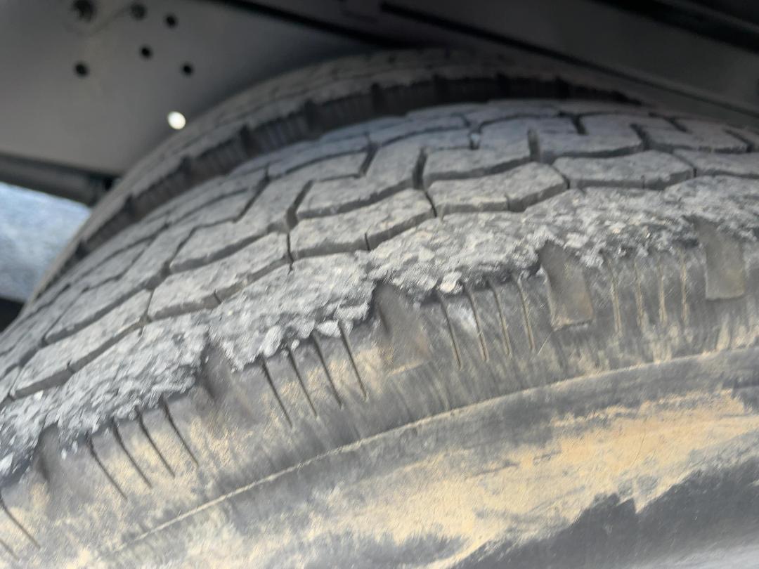 Photo '41' of Hino Dutro Box Body