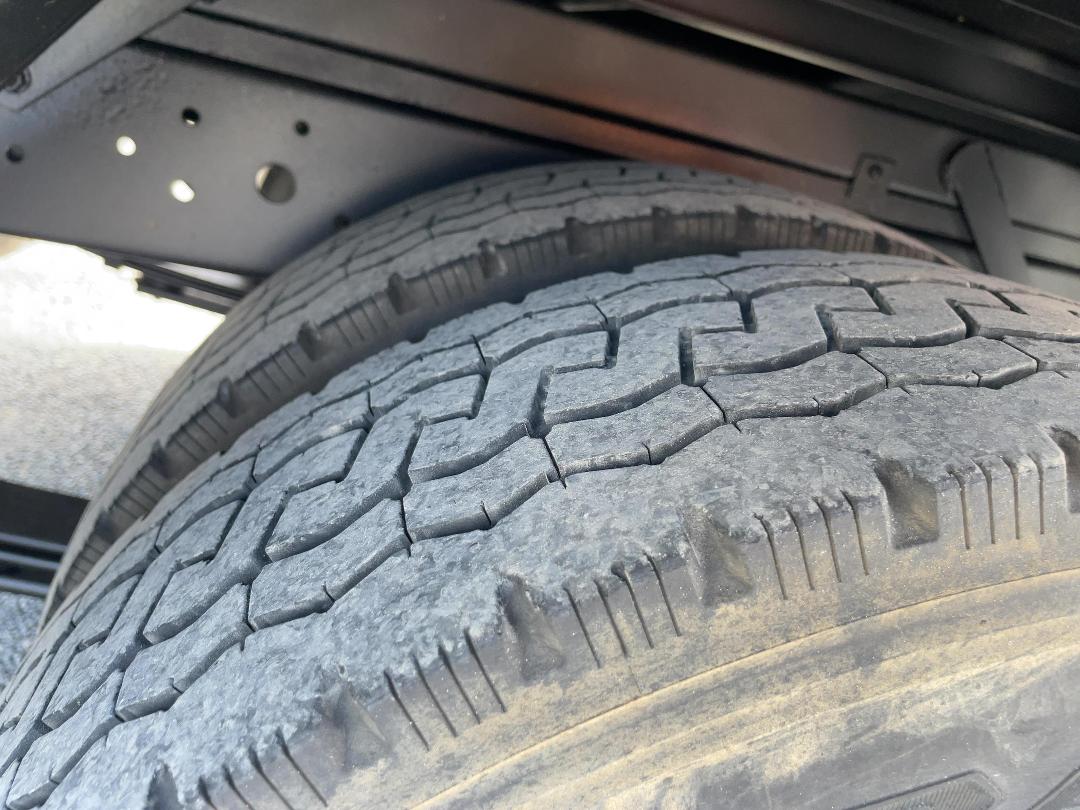 Photo '43' of Hino Dutro Box Body