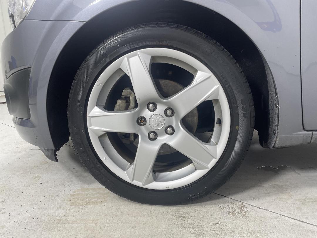 Photo '10' of Holden Barina