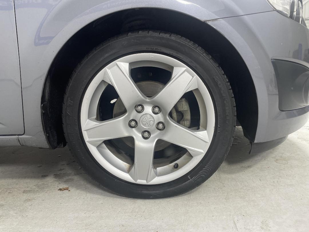 Photo '9' of Holden Barina