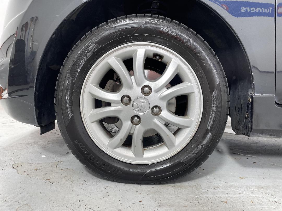 Photo '10' of Holden Barina Spark