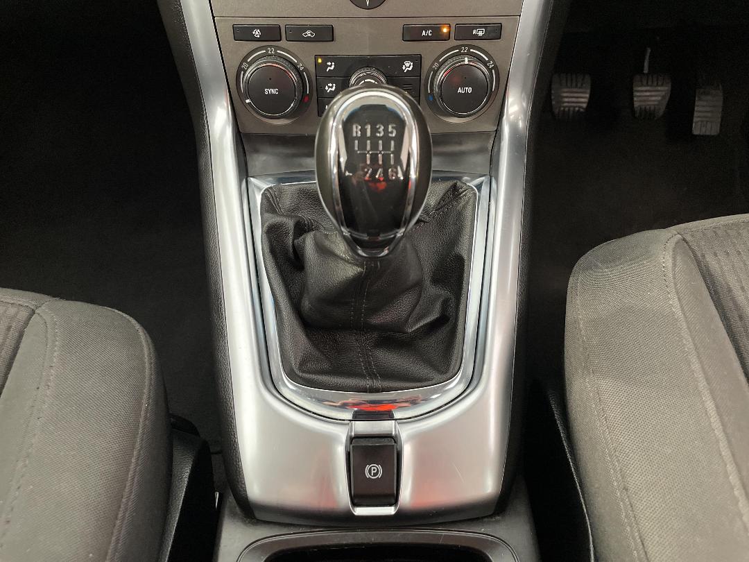 Photo '23' of Holden Captiva 5