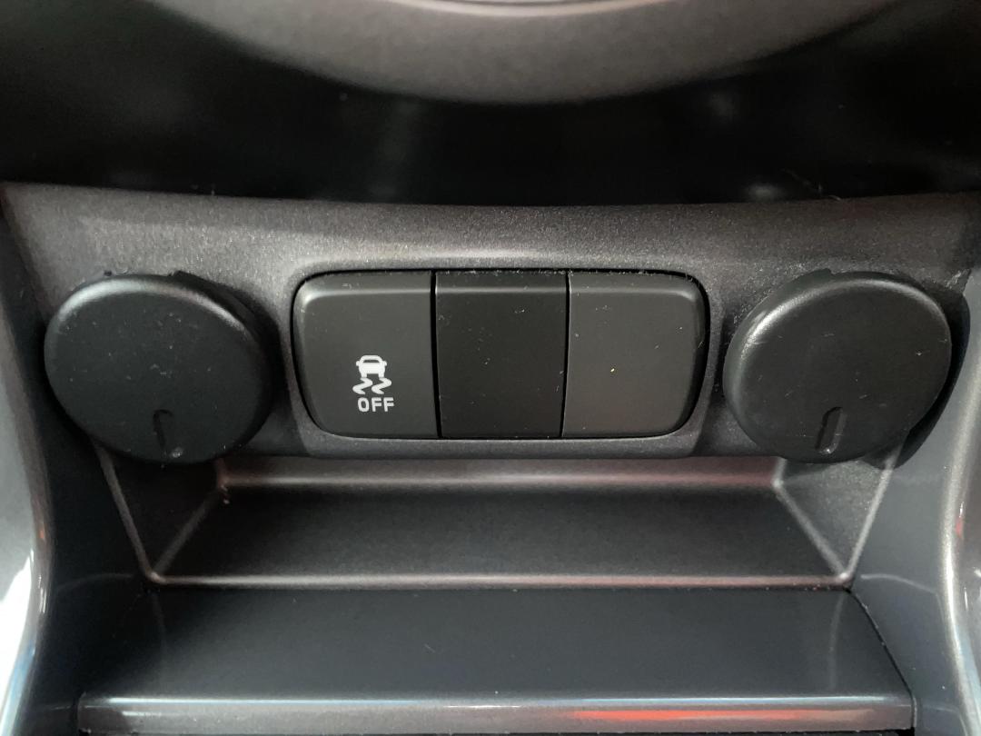 Photo '30' of Holden Colorado