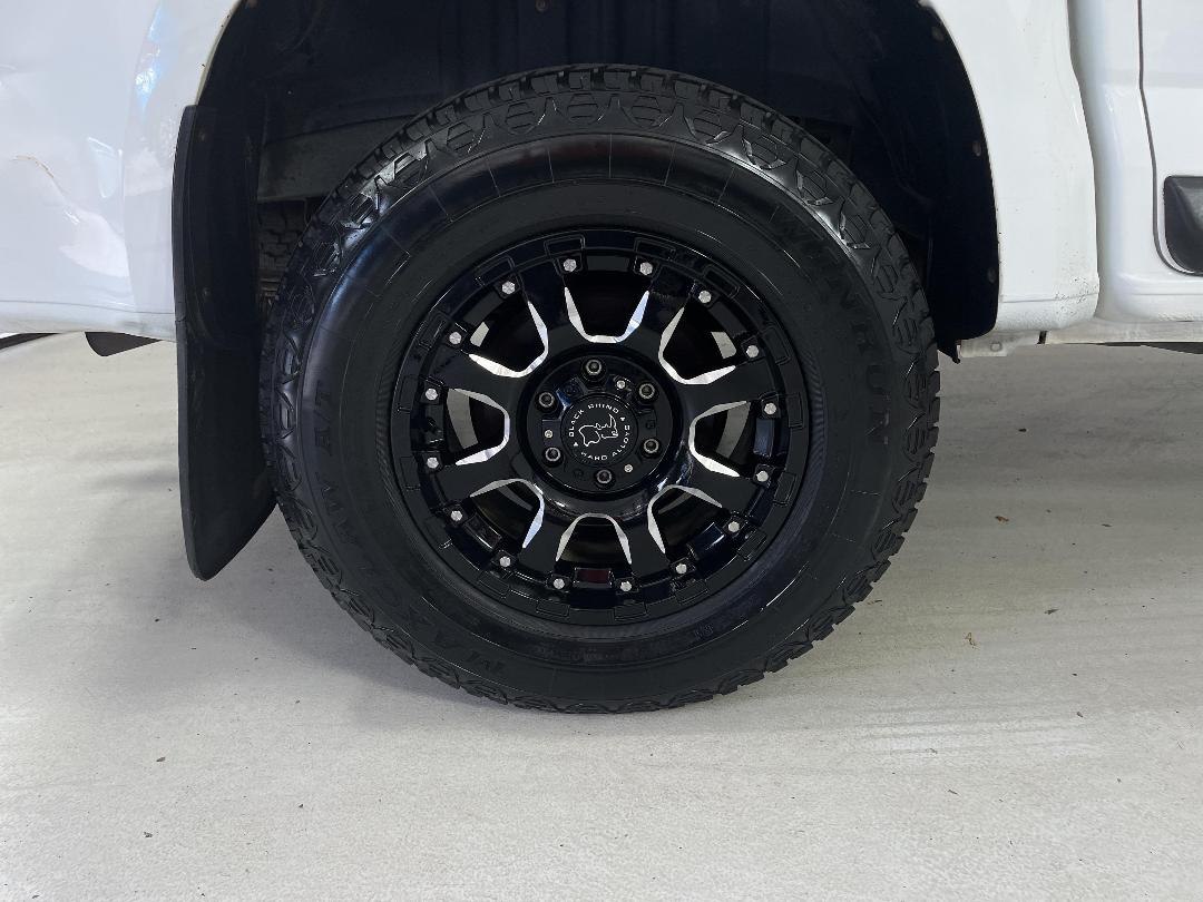 Photo '12' of Holden Colorado