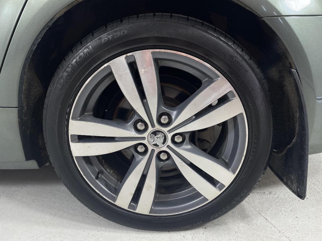 Photo '11' of Holden Commodore Photo '11' of Holden Commodore