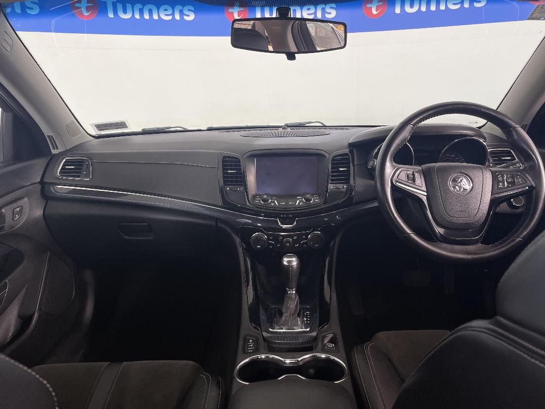 Photo '17' of Holden Commodore Photo '17' of Holden Commodore