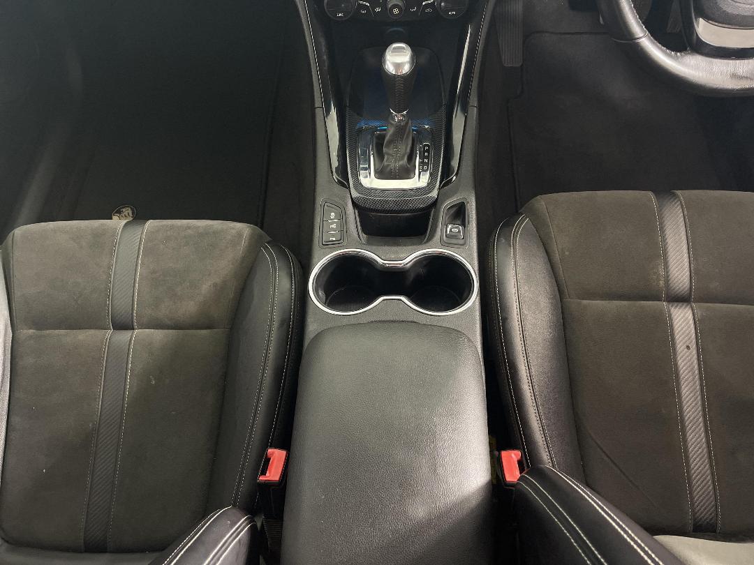 Photo '18' of Holden Commodore Photo '18' of Holden Commodore