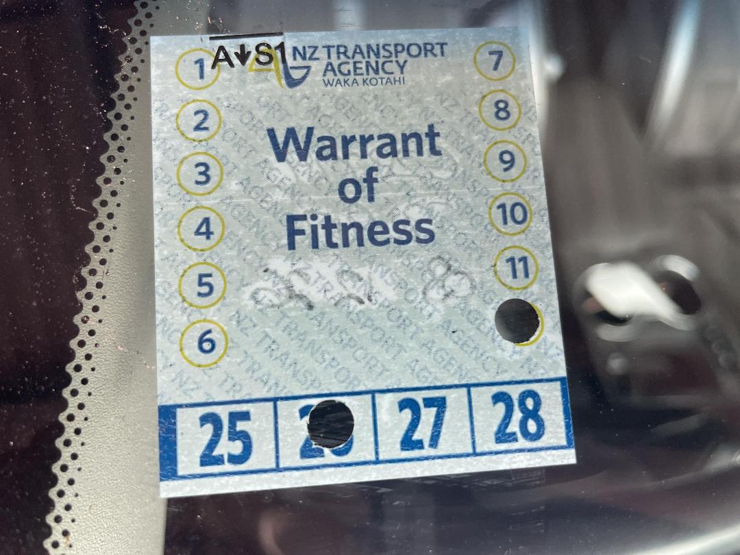 Photo '23' of Holden Commodore Photo '23' of Holden Commodore