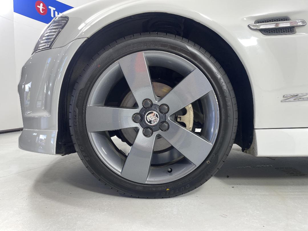 Photo '10' of Holden Commodore Photo '10' of Holden Commodore