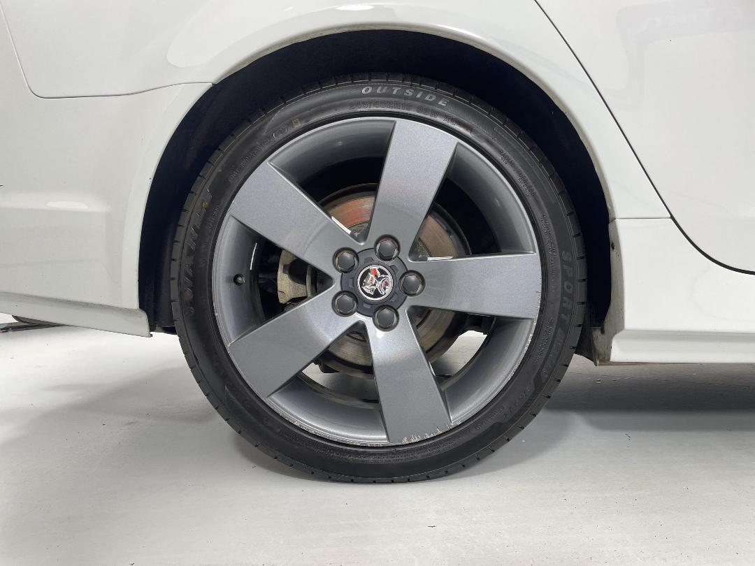 Photo '12' of Holden Commodore Photo '12' of Holden Commodore