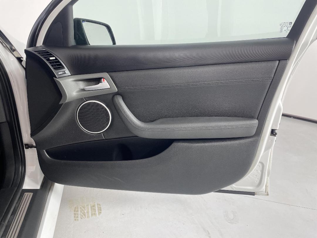 Photo '15' of Holden Commodore Photo '15' of Holden Commodore