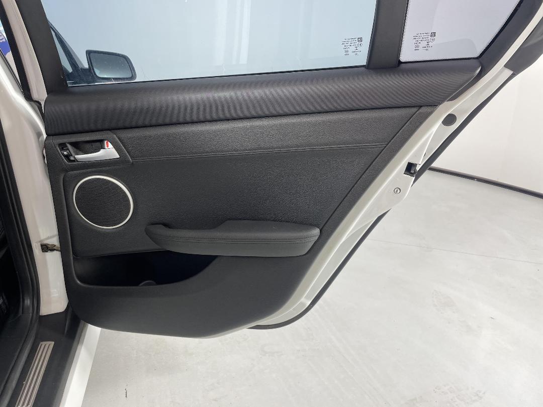 Photo '19' of Holden Commodore Photo '19' of Holden Commodore