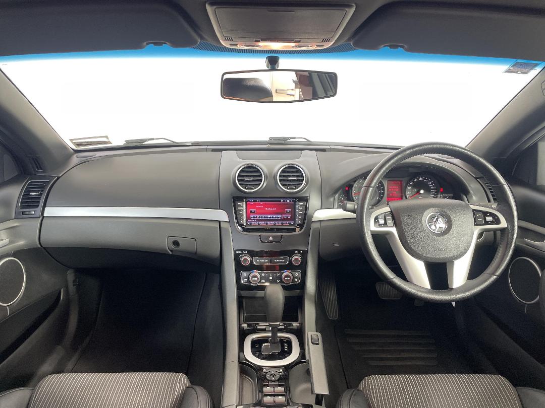 Photo '17' of Holden Commodore Photo '17' of Holden Commodore