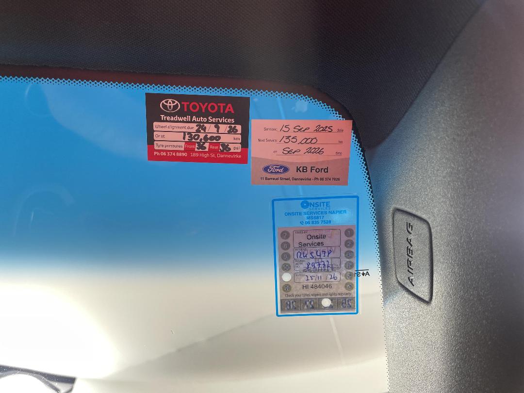 Photo '25' of Holden Commodore Photo '25' of Holden Commodore