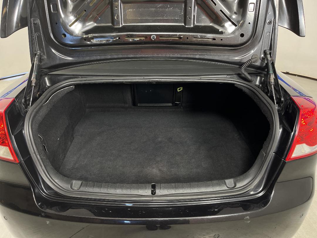 Photo '14' of Holden Commodore