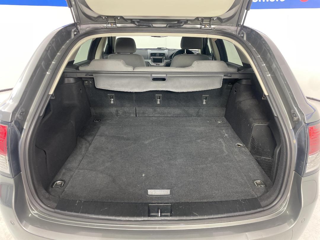 Photo '14' of Holden Commodore Photo '14' of Holden Commodore