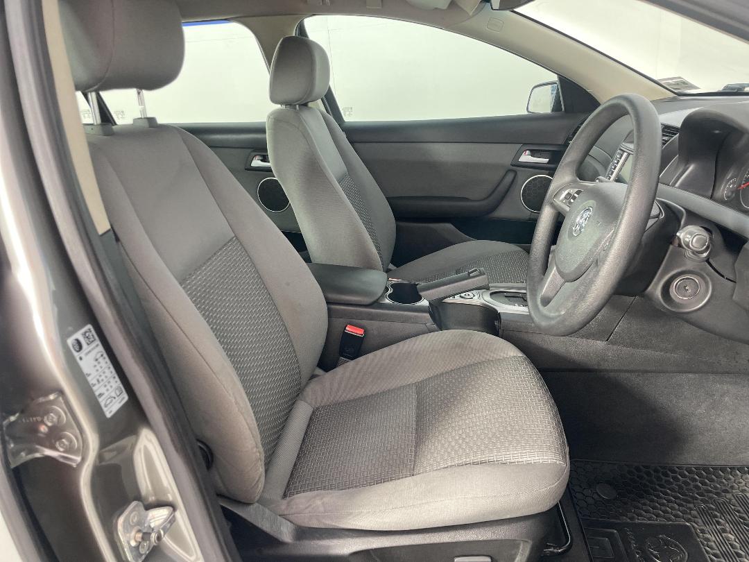 Photo '16' of Holden Commodore Photo '16' of Holden Commodore