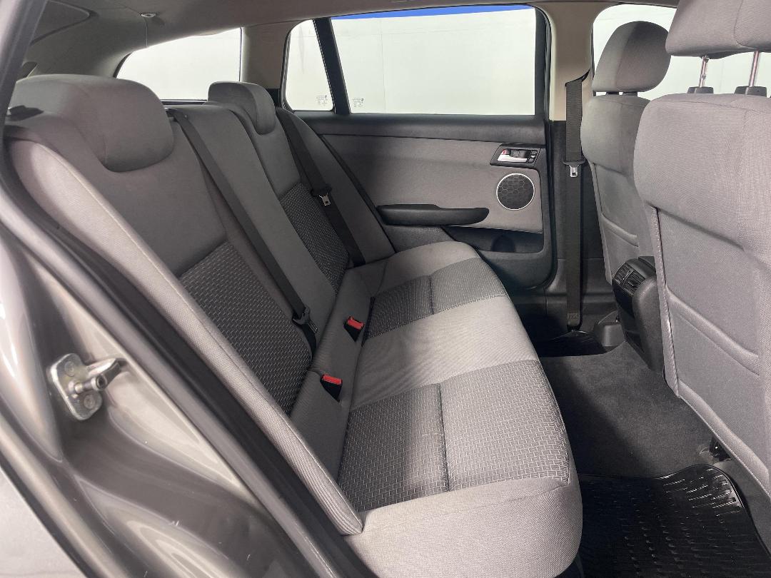 Photo '20' of Holden Commodore Photo '20' of Holden Commodore