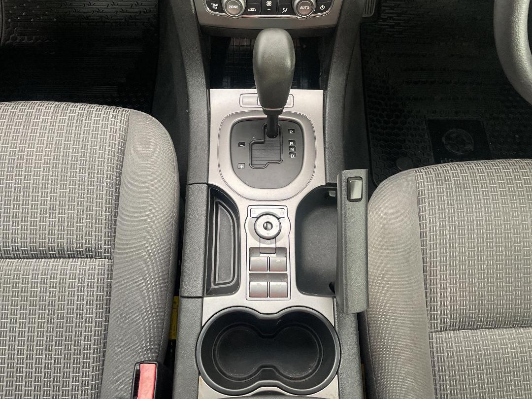 Photo '18' of Holden Commodore Photo '18' of Holden Commodore