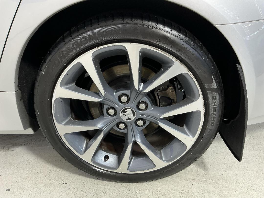 Photo '11' of Holden Commodore