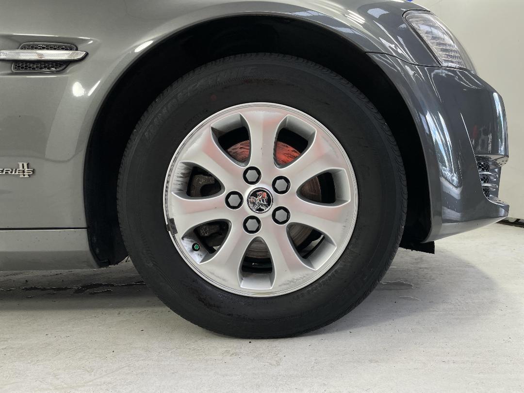 Photo '9' of Holden Commodore